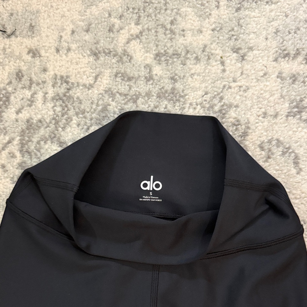 Alo Black High-Waisted Leggings - Picture 3 of 3